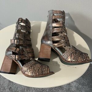 Freebird by Steven Gladiator Heels Size 10 Brown Metallic Leather